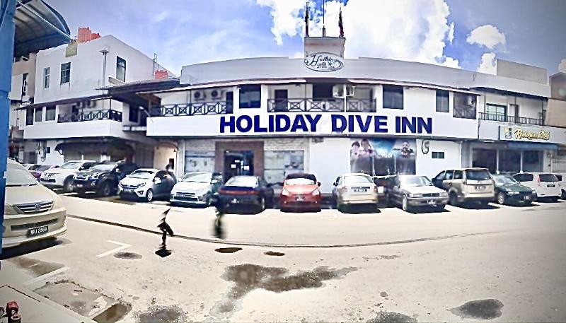 هتل Holiday Dive Inn