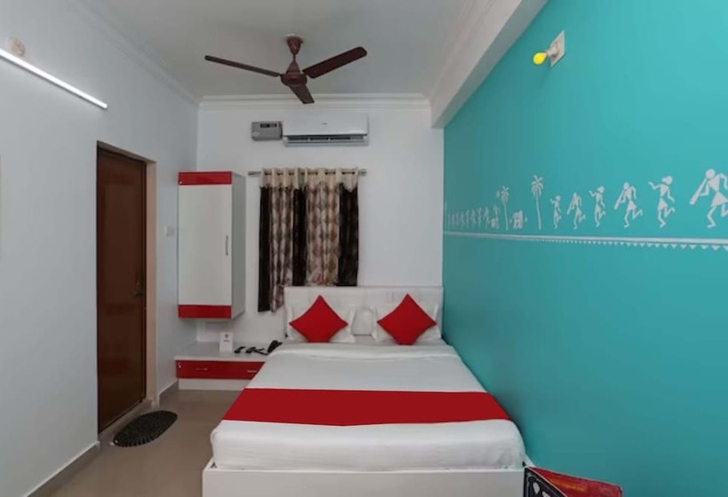 Hotel Goroomgo Luxury Star Inn Airport Bhubaneswar