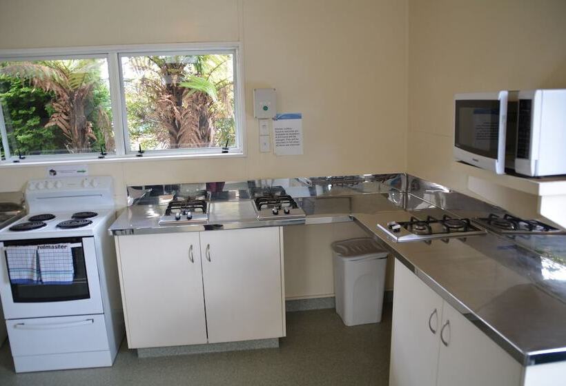 בית מלון כפרי Waitomo Top 10 Holiday Park