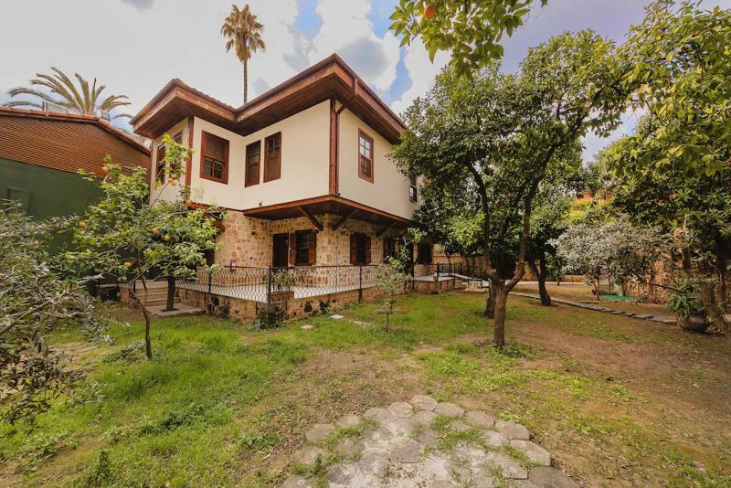 هتل Zemira Garden