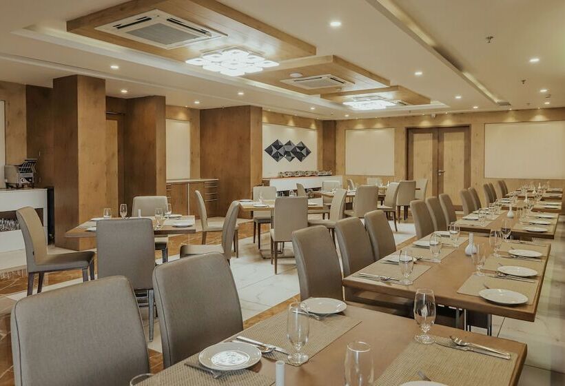 酒店 Regenta Central Somnath, Bhalpara