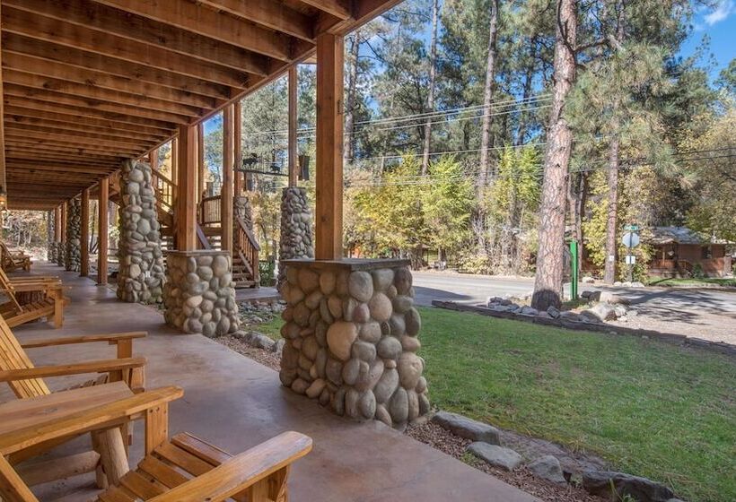هتل Canyon Cabins