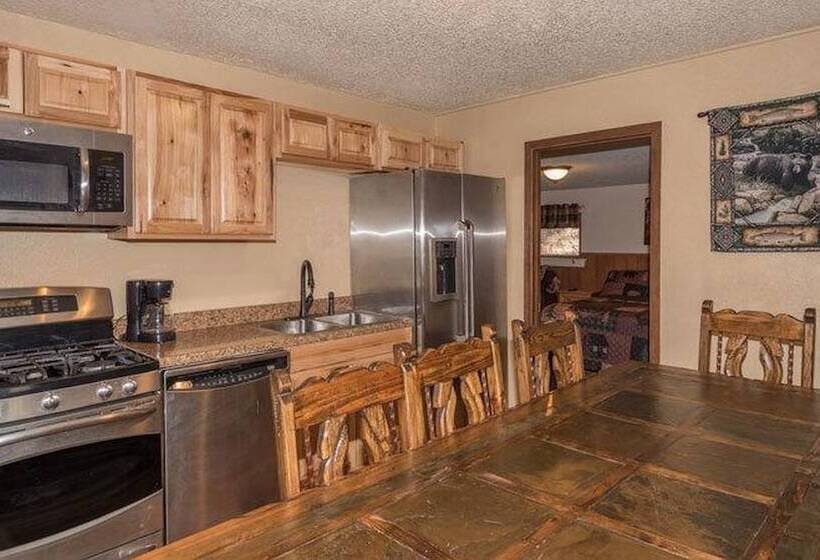 هتل Canyon Cabins