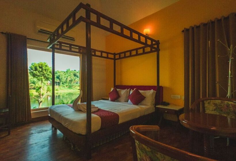 ホテル Karapuzha Village Resort