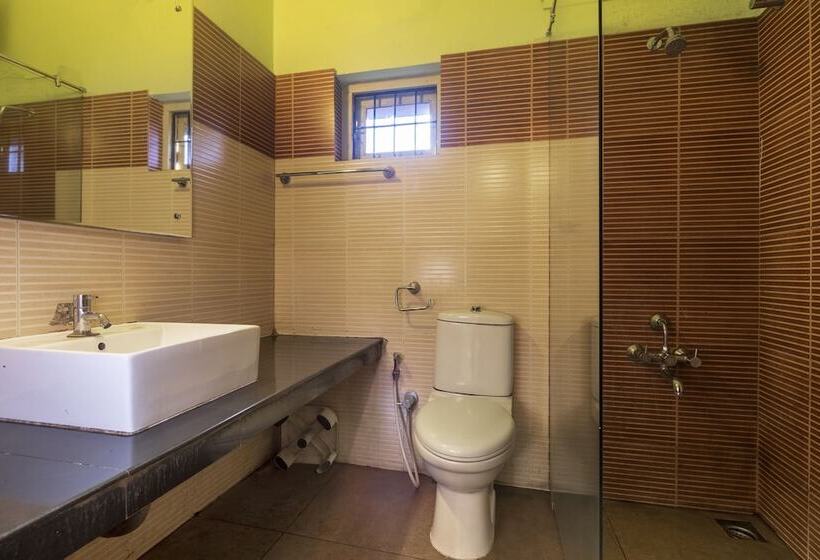 ホテル Karapuzha Village Resort