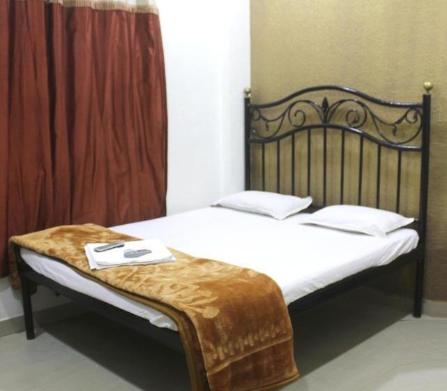هتل Preetam Aurangabad