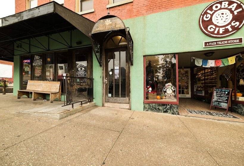هتل The Walnut Street Inn