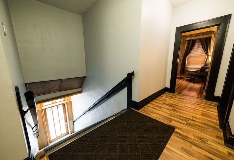 هتل The Walnut Street Inn