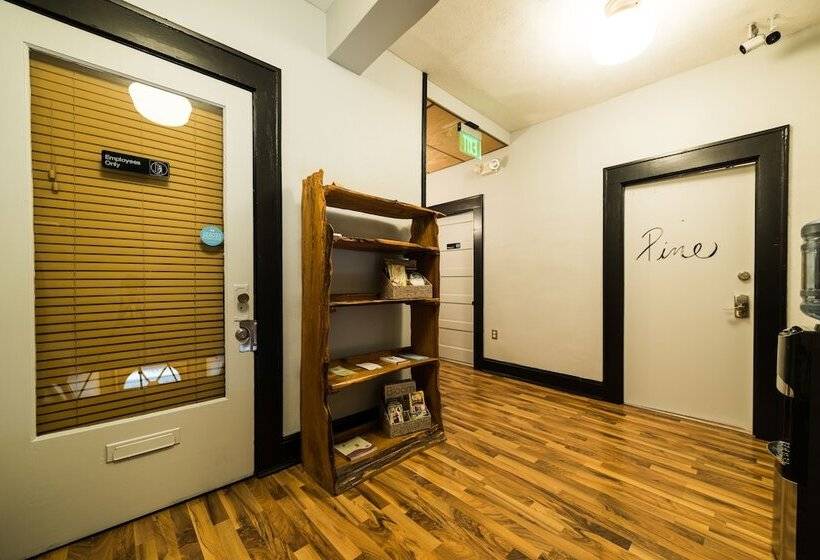 هتل The Walnut Street Inn