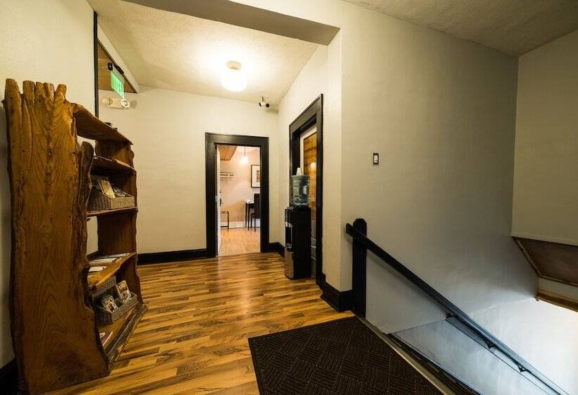 هتل The Walnut Street Inn