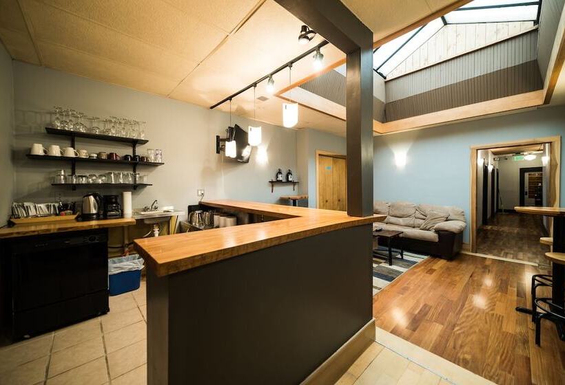 هتل The Walnut Street Inn