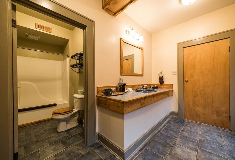 هتل The Walnut Street Inn