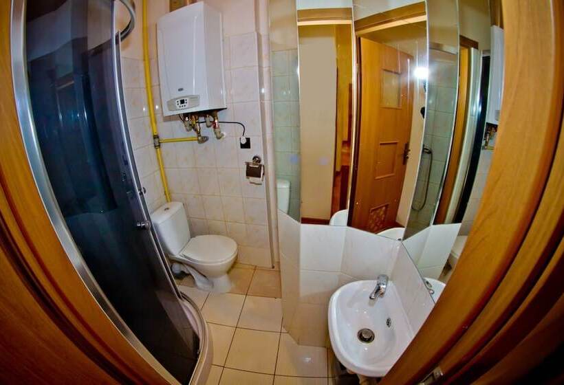 هتل B Movie Guest Rooms