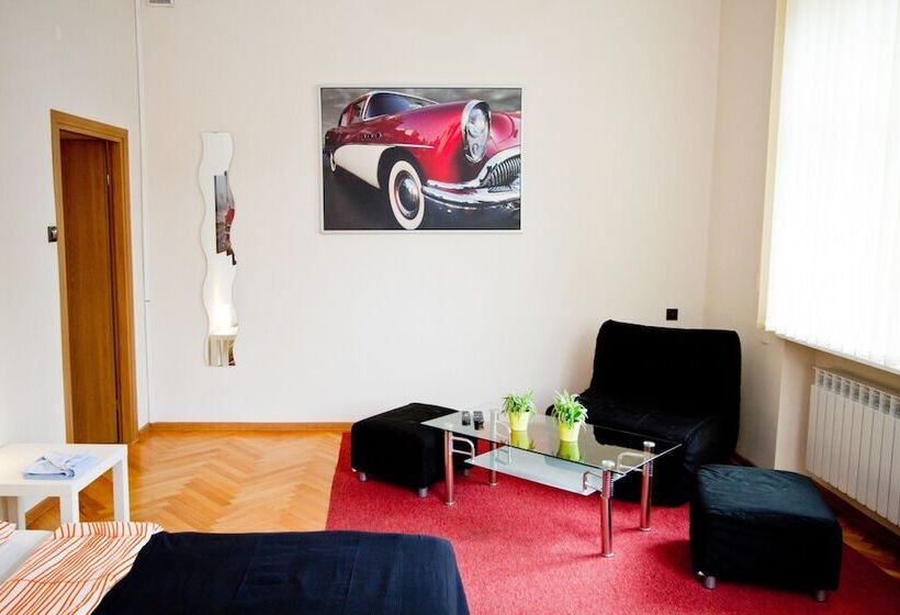 هتل B Movie Guest Rooms