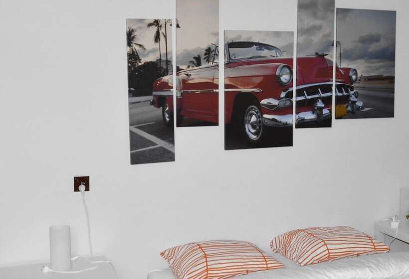 هتل B Movie Guest Rooms