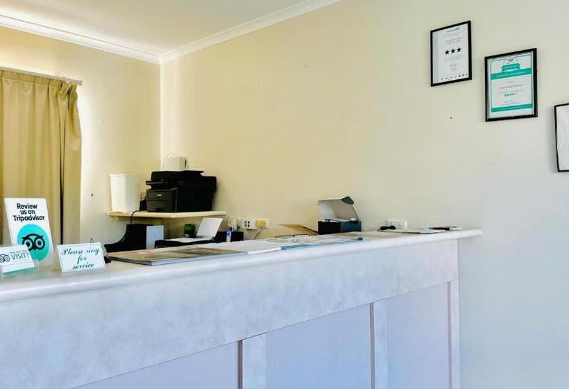 فندق Country Way Motor Inn