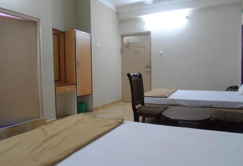 Hotel Pasuparthy Residency
