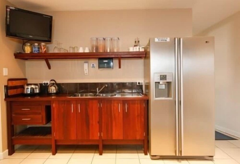 호텔 Waikiki Beach Bed & Breakfast