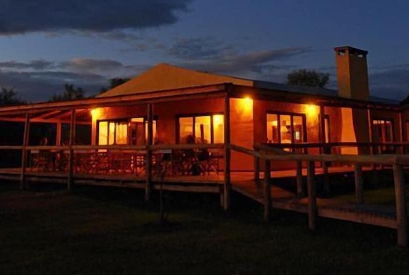 هتل Irupe Lodge