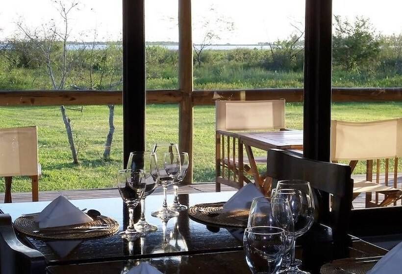 هتل Irupe Lodge