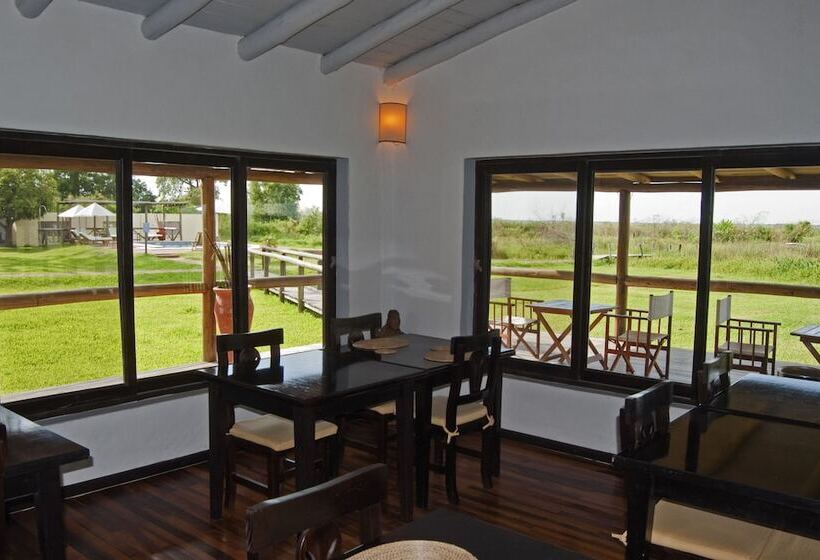 هتل Irupe Lodge