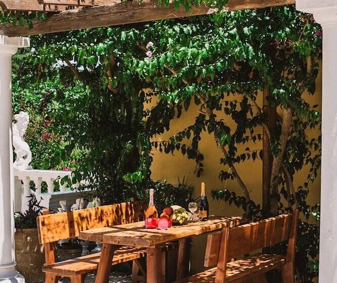 Avra Paradise Apart