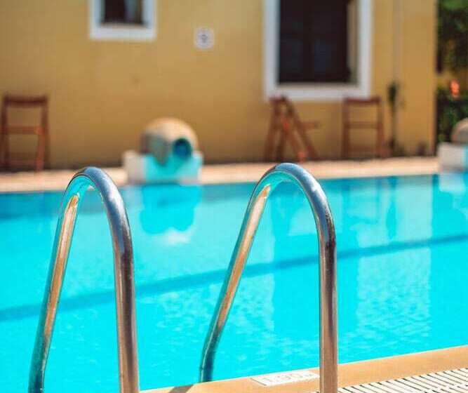 Avra Paradise Apart