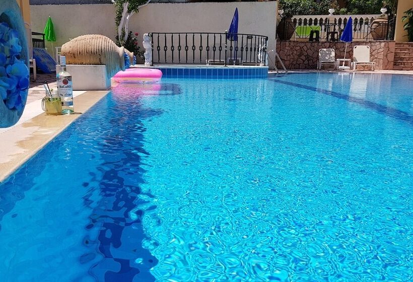 Avra Paradise Apart