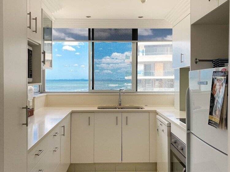 Beachside Tower Apartments