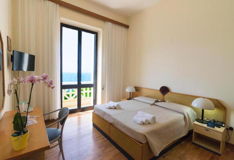 Отель Albergo Palazzo