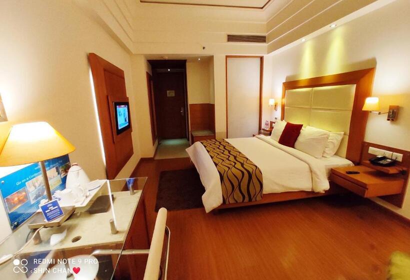 فندق Ambrosia Sarovar Portico