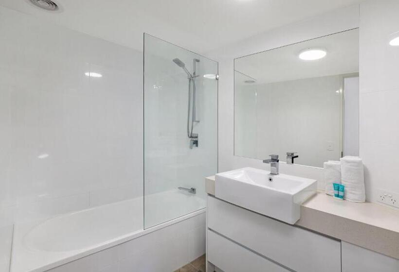 هتل Beachside Resort Kawana Waters