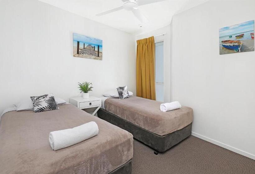 هتل Beachside Resort Kawana Waters