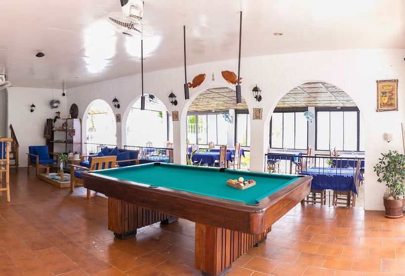 Hotel Blue Star Dive & Resort