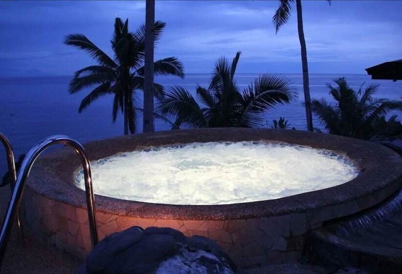 Hotel Blue Star Dive & Resort