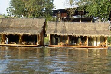 هتل Boutique Raft Resort River Kwai