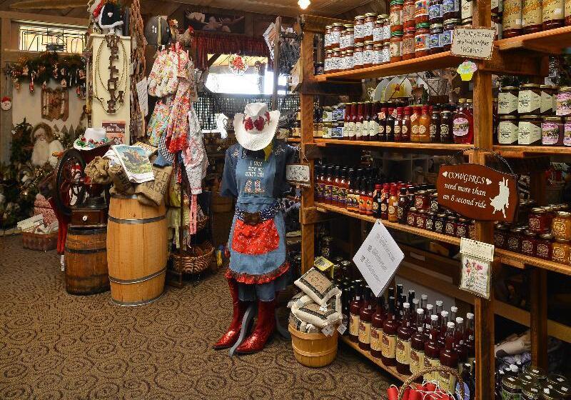 هتل Buffalo Bill Cabin Village
