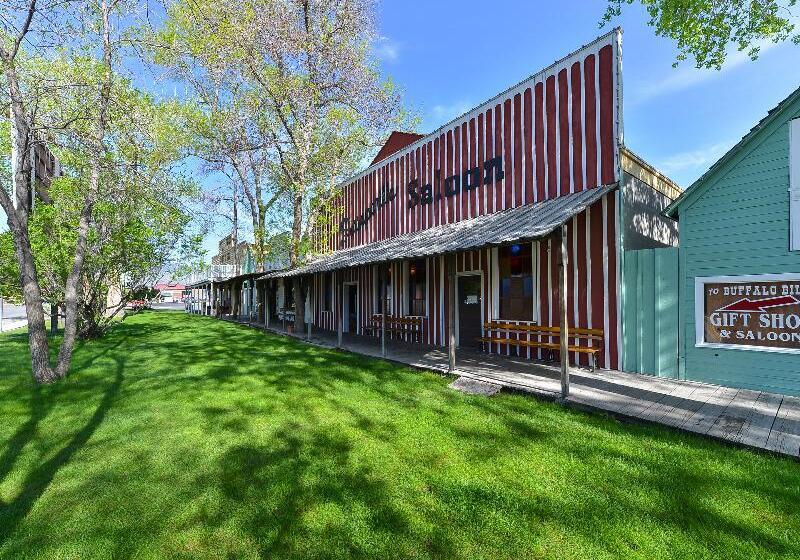 هتل Buffalo Bill Cabin Village
