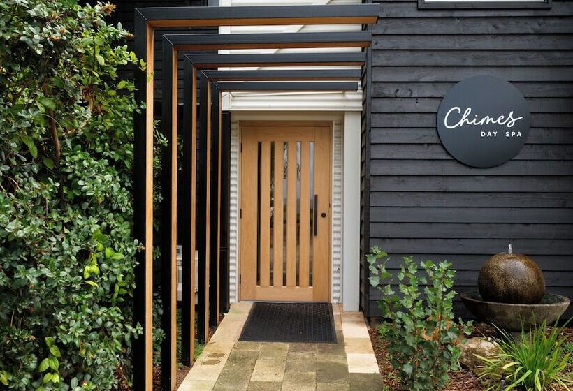 هتل Chimes Spa Retreat