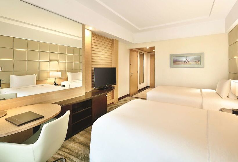 בית מלון כפרי Doubletree By Hilton Riyadh  Al Muroj Business Gate