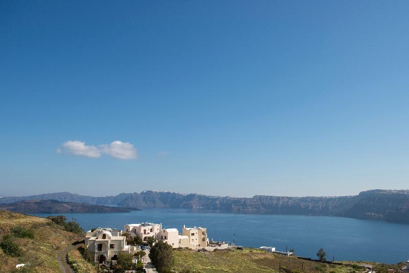 Отель Earino Suites And Villa