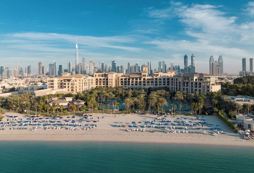 Отель Four Seasons Resort Dubai At Jumeirah Beach