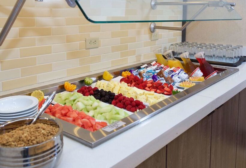 هتل Hilton Garden Inn Burlingtondowntown