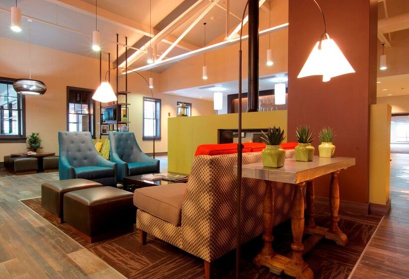هتل Hilton Garden Inn Burlingtondowntown