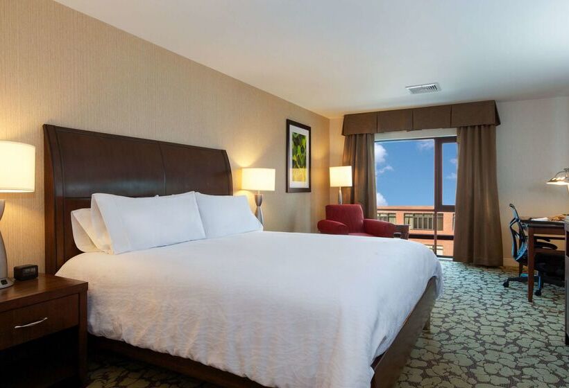 هتل Hilton Garden Inn Burlingtondowntown