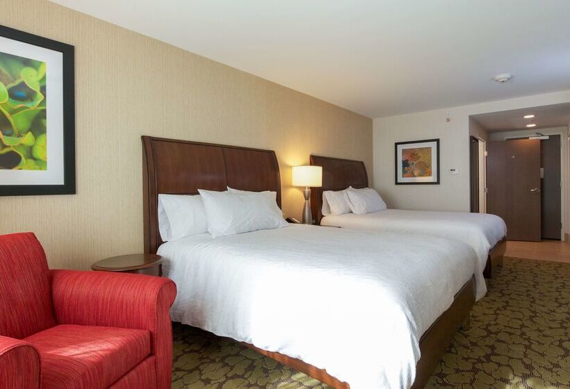 هتل Hilton Garden Inn Burlingtondowntown