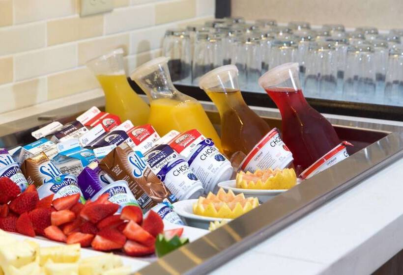 هتل Hilton Garden Inn Burlingtondowntown