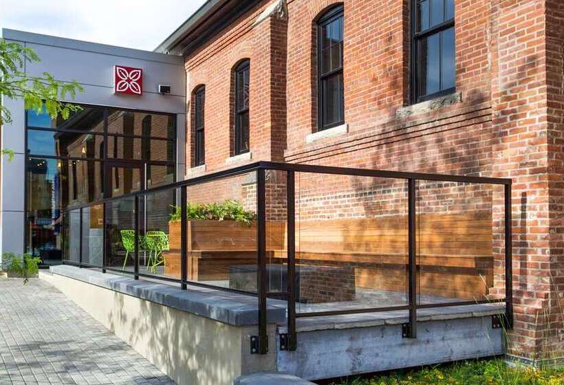 هتل Hilton Garden Inn Burlingtondowntown