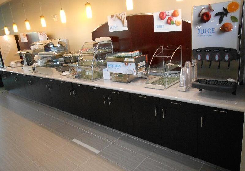 Fotos del hotel Holiday Inn Express & Suites Houston Northwest-brookhollow, An Ihg:  74