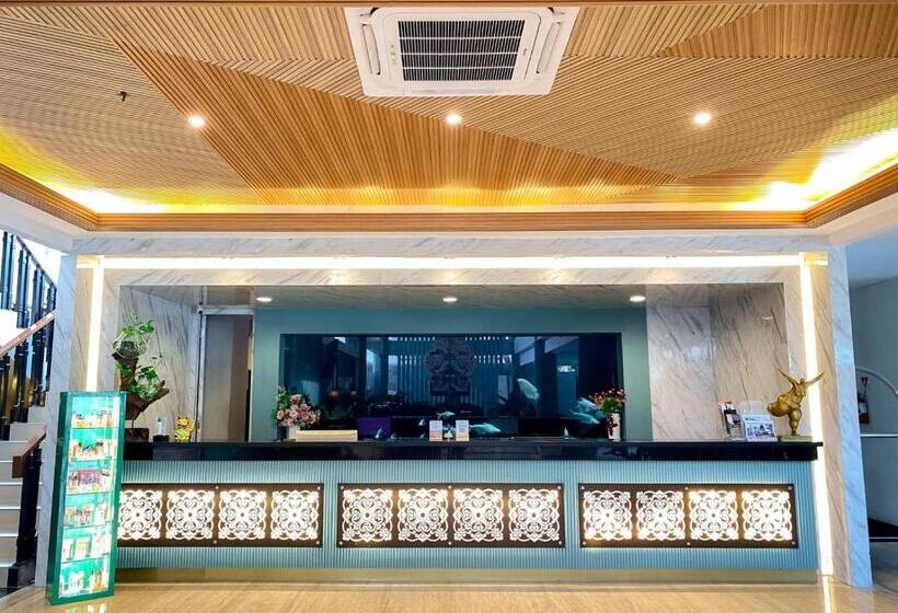 Fotos del hotel Hotel @Hom Platinum Gowongan:  11